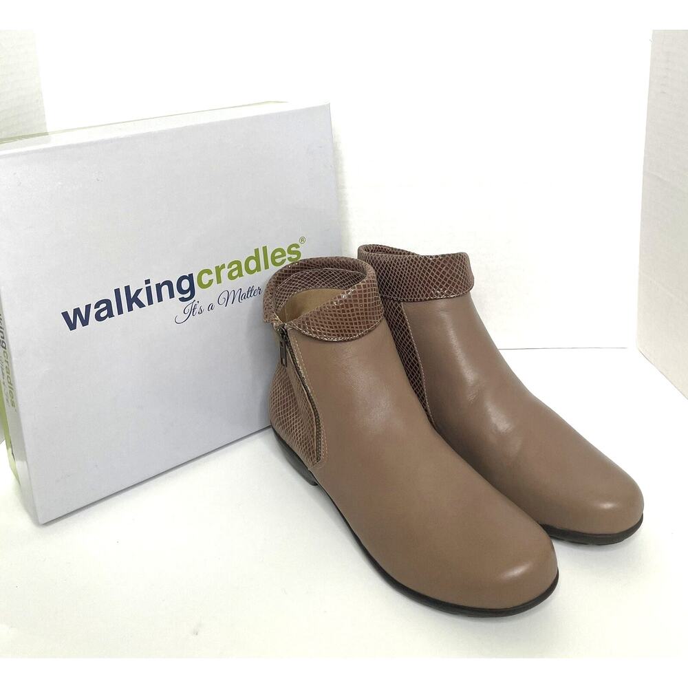 Walking Cradles Emmy Taupe Leather Ankle Bootie Women's Size 10 Medium
